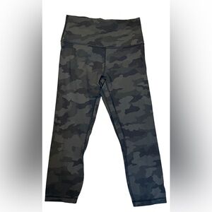 Lululemon Camo Cropped Leggings | High-Rise | Side Pocket